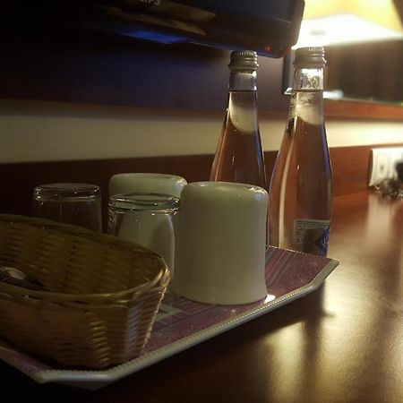 Hotel Feniks Poznań Buitenkant foto